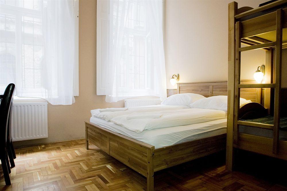 Corvin Point Rooms And Apartments Budapest Bagian luar foto