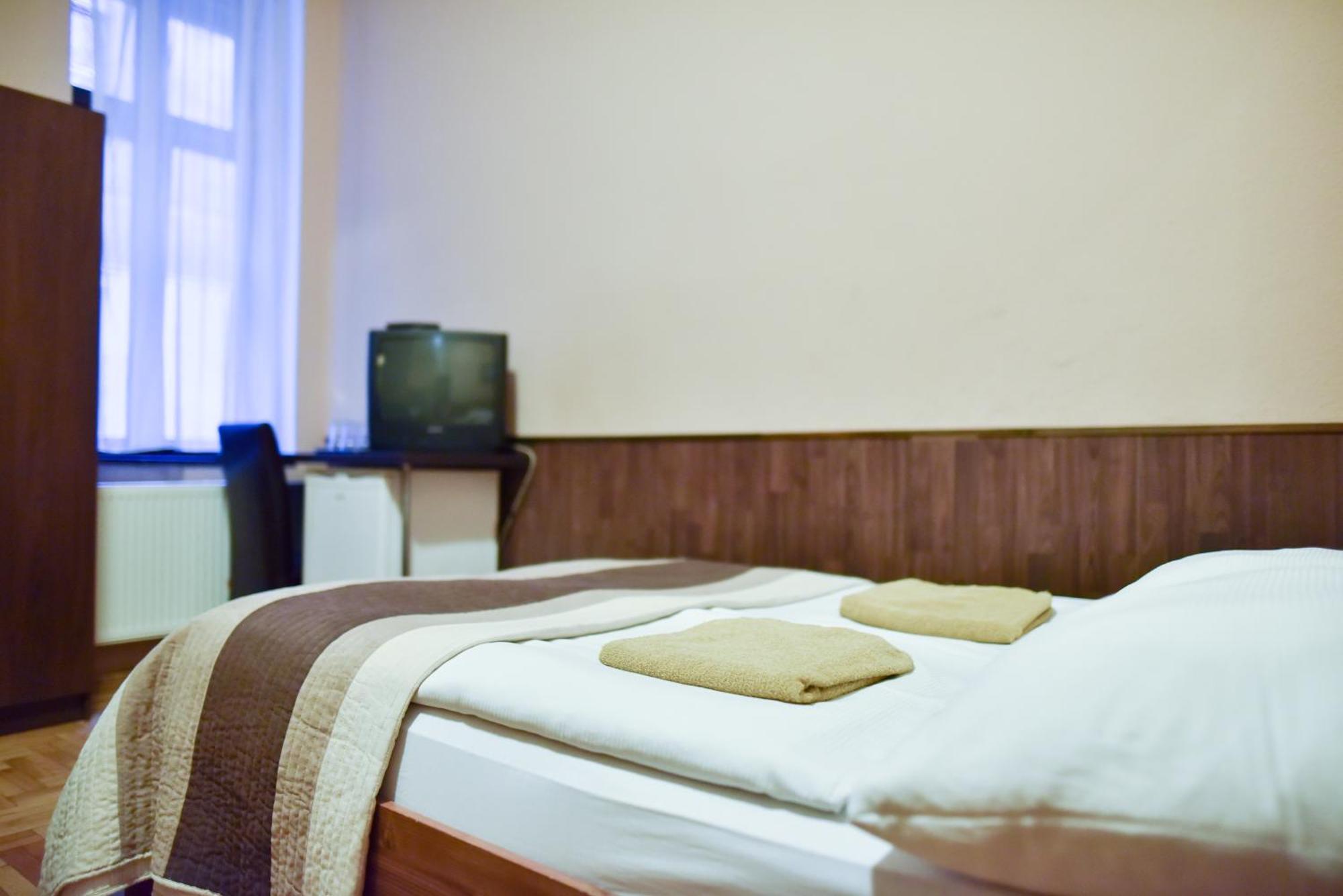 Corvin Point Rooms And Apartments Budapest Bagian luar foto