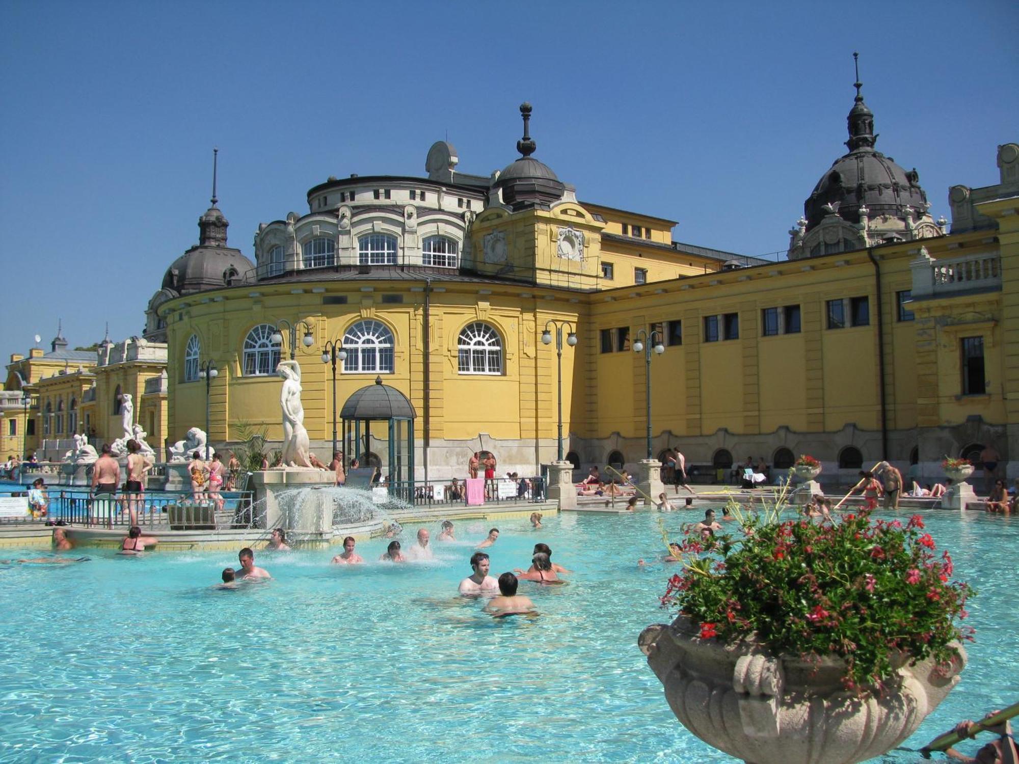 Corvin Point Rooms And Apartments Budapest Bagian luar foto