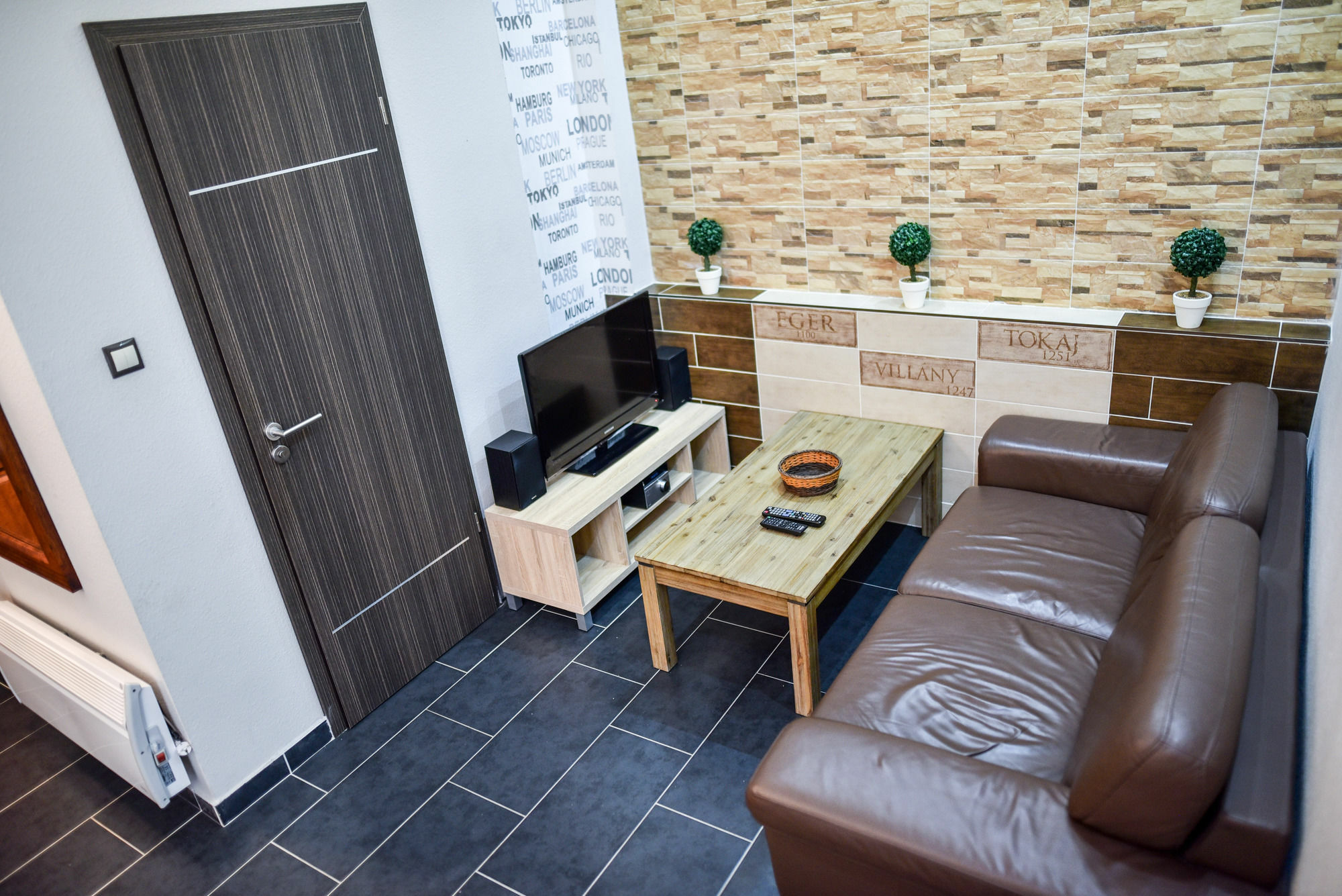 Corvin Point Rooms And Apartments Budapest Bagian luar foto