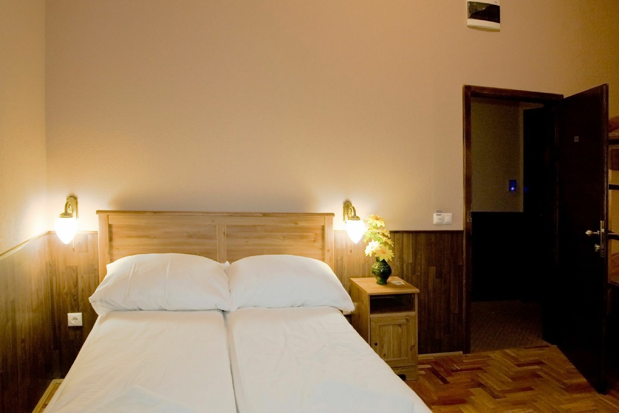 Corvin Point Rooms And Apartments Budapest Bagian luar foto